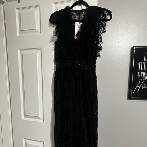 Elegant Black Lace Top - Picture 2 of 11